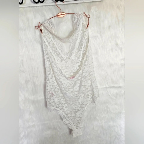 La Vie En Rose Romance Lace Halter Bodysuit - Picture 4 of 6